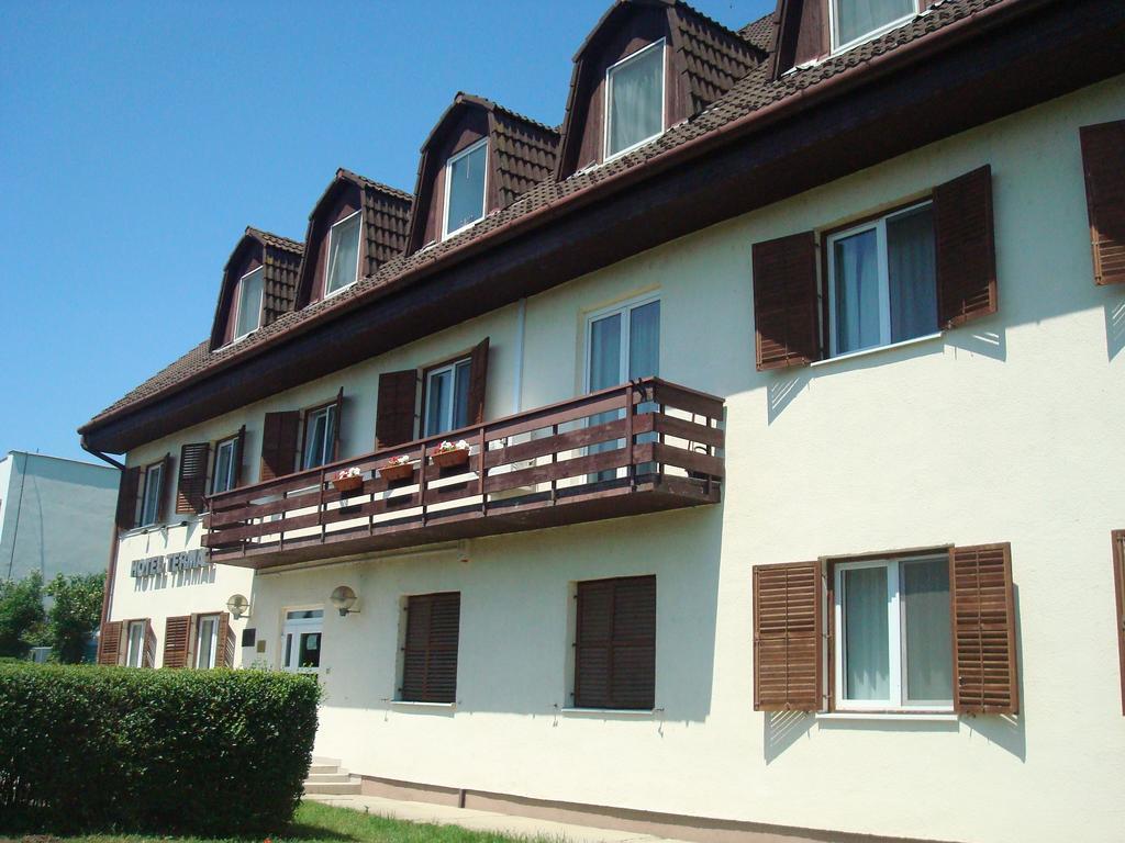 Hotel Termal Tiszaújváros Exterior foto
